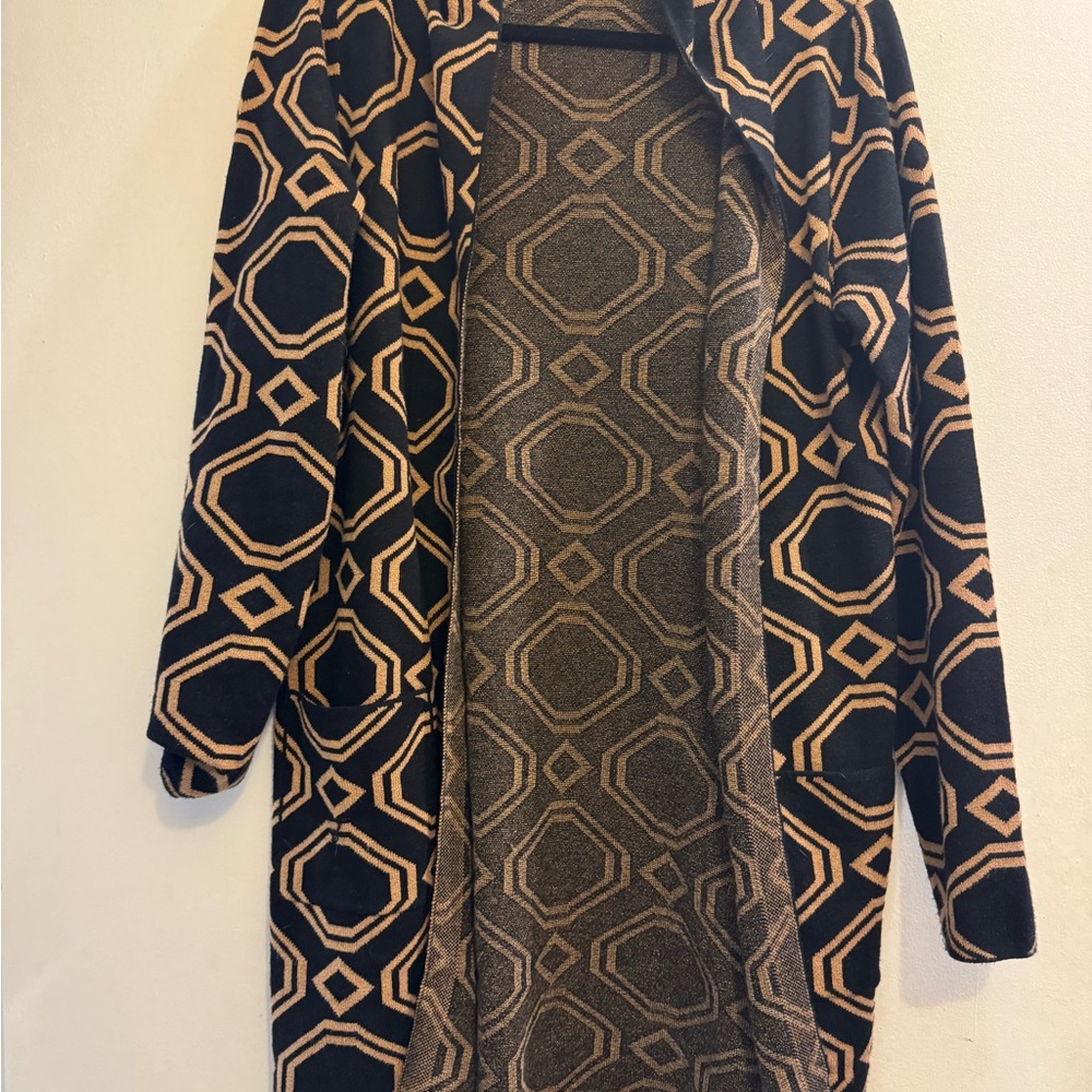 Love Scarlet Geometric Patterned Black and Tan Women Sweater M
